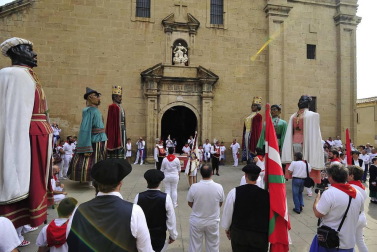 Fotos del tercer día de las fiestas de Tafalla y segundo encierro (16 de agosto de 2018)