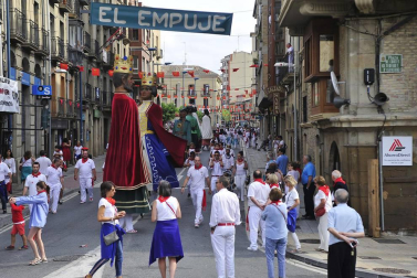 Fotos del tercer día de las fiestas de Tafalla y segundo encierro (16 de agosto de 2018)