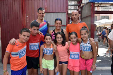 La plaza de los Fueros fue el punto de partida de una nueva edición del Cross Virgen de la Asunción de Murchante, que contó con categorías y distancias para todos los aficionados, desde iniciación a veteranos. El evento deportivo estuvo organizado por el Ayuntamiento local, la Mancomunidad deportiva Navarra Sur y la Federación Navarra de atletismo y contó con el patrocinio de numerosos comercios y empresas locales. Todos los participantes se llevaron un obsequio.