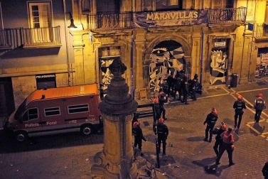 Desalojo del gaztetxe Maravillas, en el Palacio Marqués de Rozalejo, en Pamplona.