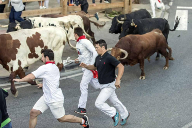 Los toros de Ángel Macua se estrenan en el tercer encierro de fiestas de Tafalla 2018, 17 de agosto