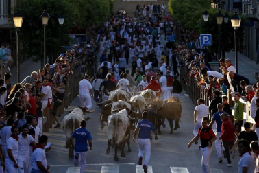 Los toros de Ángel Macua se estrenan en el tercer encierro de fiestas de Tafalla 2018, 17 de agosto