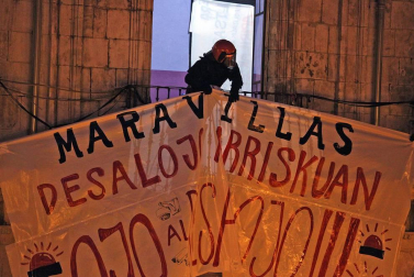 Desalojo del gaztetxe Maravillas, en el Palacio Marqués de Rozalejo, en Pamplona.