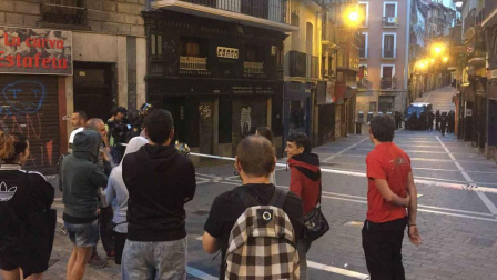 Desalojo del gaztetxe Maravillas, en el Palacio Marqués de Rozalejo, en Pamplona.