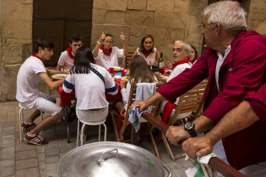 Los Arcos celebran su tradicional pochada en fiestas (17 de agosto de 2018)