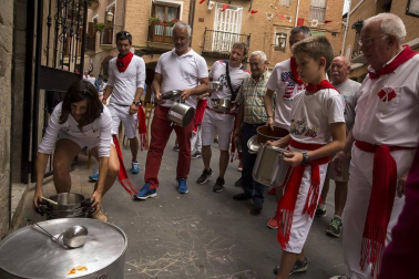 Los Arcos celebran su tradicional pochada en fiestas (17 de agosto de 2018)