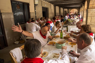 Los Arcos celebran su tradicional pochada en fiestas (17 de agosto de 2018)