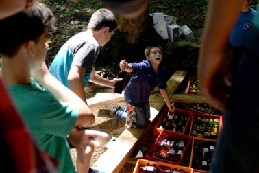 Imágenes del tradicional zikiro jate en Zugarramurdi, banquete que reunió a más de 800 comensales
