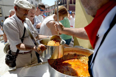 Imágenes de las fiestas de Lerín, principalmente de la pochada y de la comida popular.