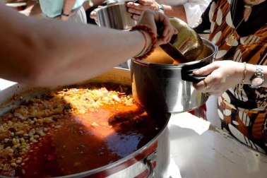 Imágenes de las fiestas de Lerín, principalmente de la pochada y de la comida popular.