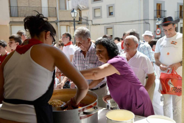 Imágenes de las fiestas de Lerín, principalmente de la pochada y de la comida popular.