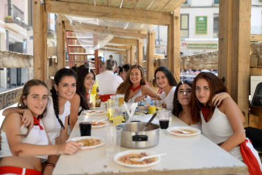 Imágenes de las fiestas de Lerín, principalmente de la pochada y de la comida popular.