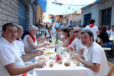 Imágenes de las fiestas de Lerín, principalmente de la pochada y de la comida popular.