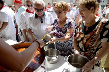 Imágenes de las fiestas de Lerín, principalmente de la pochada y de la comida popular.