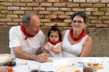 Imágenes de las fiestas de Lerín, principalmente de la pochada y de la comida popular.