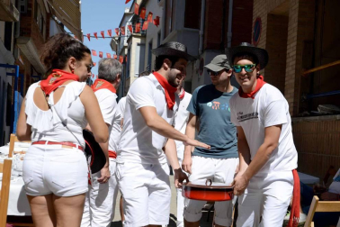 Imágenes de las fiestas de Lerín, principalmente de la pochada y de la comida popular.