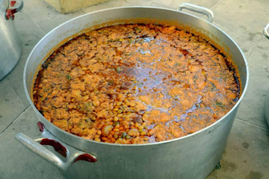 Imágenes de las fiestas de Lerín, principalmente de la pochada y de la comida popular.