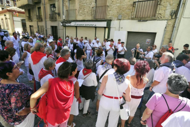 Tafalla finaliza sus fiestas con en último encierro de toros, la despedida de los gigantes, cantos por las calles y un correfoc focarrada