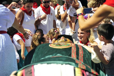 Tafalla finaliza sus fiestas con en último encierro de toros, la despedida de los gigantes, cantos por las calles y un correfoc focarrada