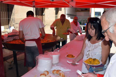 Despedida de los gigantes y paellada en el último día de las fiestas de Murchante