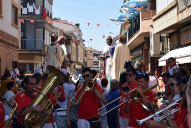 Despedida de los gigantes y paellada en el último día de las fiestas de Murchante