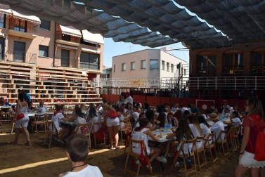 Despedida de los gigantes y paellada en el último día de las fiestas de Murchante