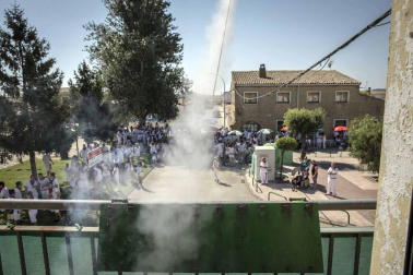 Imágenes del cohete de fiestas de Figarol 2018