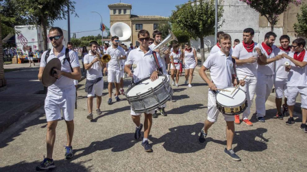 Imágenes del cohete de fiestas de Figarol 2018