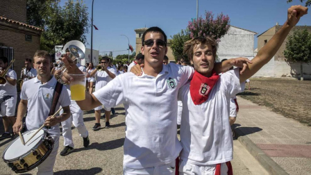 Imágenes del cohete de fiestas de Figarol 2018