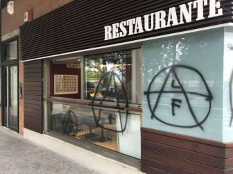 Denuncian el ataque de animalistas a la sede del Club Taurino de Pamplona