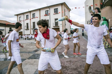 Fotos del cohete de las fiestas de Sesma 2018