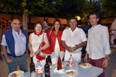 Los vecinos de Monteagudo celebraron sus fiestas en honor a San Roque del 14 al 20 de agosto. La cámara de ¡Click! se acercó en el arranque festivo para compartir con los vecinos la degustación de ternera que contó con la animación de la Charanga “Los Cachorros”.