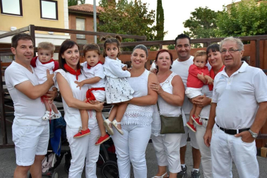 Los vecinos de Monteagudo celebraron sus fiestas en honor a San Roque del 14 al 20 de agosto. La cámara de ¡Click! se acercó en el arranque festivo para compartir con los vecinos la degustación de ternera que contó con la animación de la Charanga “Los Cachorros”.