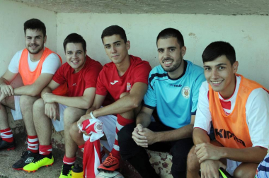 El pasado viernes 17 de agosto el campo municipal Santa Ana de Mélida acogió la décima edición del trofeo Villa de Mélida de fútbol, que enfrentó al conjunto local, Sporting Melidés, con el juvenil de Osasuna. El equipo protagonizó al día siguiente el chupinazo que dio inicio a las fiestas, con motivo del 90 aniversario del club.
