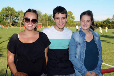 El pasado viernes 17 de agosto el campo municipal Santa Ana de Mélida acogió la décima edición del trofeo Villa de Mélida de fútbol, que enfrentó al conjunto local, Sporting Melidés, con el juvenil de Osasuna. El equipo protagonizó al día siguiente el chupinazo que dio inicio a las fiestas, con motivo del 90 aniversario del club.