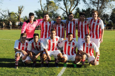 El pasado viernes 17 de agosto el campo municipal Santa Ana de Mélida acogió la décima edición del trofeo Villa de Mélida de fútbol, que enfrentó al conjunto local, Sporting Melidés, con el juvenil de Osasuna. El equipo protagonizó al día siguiente el chupinazo que dio inicio a las fiestas, con motivo del 90 aniversario del club.