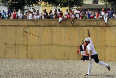Los hermanos David y Marta Ezquerro han ganado el campeonato mundial de Marcilla de lanzamiento de rabiosa.