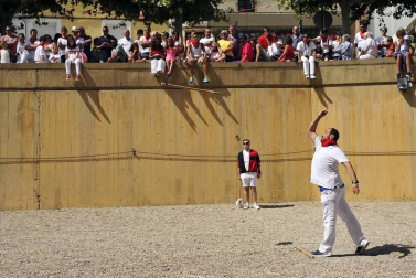 Los hermanos David y Marta Ezquerro han ganado el campeonato mundial de Marcilla de lanzamiento de rabiosa.