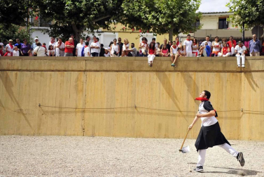 Los hermanos David y Marta Ezquerro han ganado el campeonato mundial de Marcilla de lanzamiento de rabiosa.
