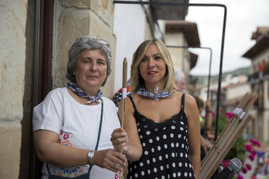 Imágenes del cohete de las fiestas de Lakuntza 2018. Toque de las campanas de la localidad.