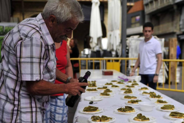 Peralta ha celebrado este sábado la segunda edición del Día del pimiento cucón, autóctono de la localidad.