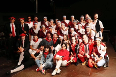 Imágenes del paloteado de las fiestas de San Bartolomé de Ribaforada 2018