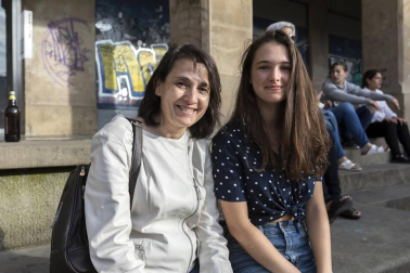 'Pamplona swing' ofreció una animada sesión de baile en la plaza de los Burgos dentro de la programación veraniega organizada desde la Sala Zentral. Con este espectáculo se dio cierre al ciclo Zentral ¡Baila! en el que los pamploneses, además del swing, han podido disfrutar de estilos como bailes latinos, lindy hop o euskaldantza.