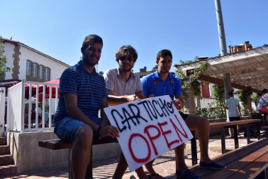 El Club Tenis Pamplona albergó entre el 13 y el 25 de agosto el Campeonato Navarro Absoluto de Tenis, torneo en el que tomaron parte 90 tenistas de la Comunidad foral y en el que resultaron vencedores los mismos jugadores que se llevaron la pasada edición: Marta Sexmilo en el cuadro femenino e Iñaki Montes en el masculino.