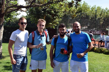 El Club Tenis Pamplona albergó entre el 13 y el 25 de agosto el Campeonato Navarro Absoluto de Tenis, torneo en el que tomaron parte 90 tenistas de la Comunidad foral y en el que resultaron vencedores los mismos jugadores que se llevaron la pasada edición: Marta Sexmilo en el cuadro femenino e Iñaki Montes en el masculino.