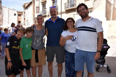 Del viernes 24 de agosto al domingo 26, Corella puso en marcha de la décima edición de sus Fiestas de la Vendimia. La cámara de ¡Click! se acercó el domingo a la mañana para disfrutar con los vecinos de la actuación de la Compañía de Danza Ballet Embrujo y el encierro infantil simulado, que se desarrollaron ambos en la plaza de España.