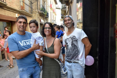 Del viernes 24 de agosto al domingo 26, Corella puso en marcha de la décima edición de sus Fiestas de la Vendimia. La cámara de ¡Click! se acercó el domingo a la mañana para disfrutar con los vecinos de la actuación de la Compañía de Danza Ballet Embrujo y el encierro infantil simulado, que se desarrollaron ambos en la plaza de España.