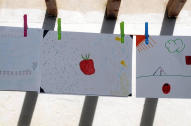 La localidad ribera de Cadreita celebró la décima edición del Día del Tomate el domingo 26 de agosto. La celebración, organizada por el Ayuntamiento de Cadreita y la Lata Best cuenta también con la colaboración del Consorcio EDER. En honor al tomate, producto que sustenta gran parte de la actividad económica de la localidad, se realizaron diferentes concursos, encuentros gastronómicos, vaquillas, actividades infantiles y venta y exhibición de este fruto.