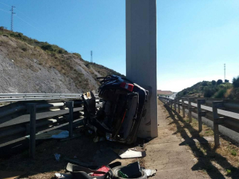 Dos personas han resultado heridas este viernes por la tarde en un accidente de tráfico en la A-12, en el kilómetro 46.