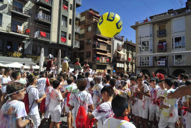 Peralta arrancó este sábado, 1 de septiembre, sus fiestas patronales. La concejala Nuria Autor fue la encargada de prender la mecha festiva